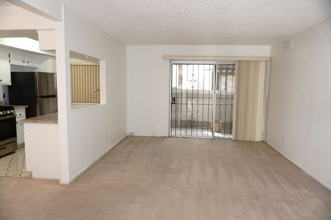 Building Photo - COMING SOON 9/1/2026 DOWNTOWN 1ST FLOOR REHABED 3/2