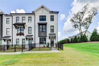Building Photo - 522 Healy Dr