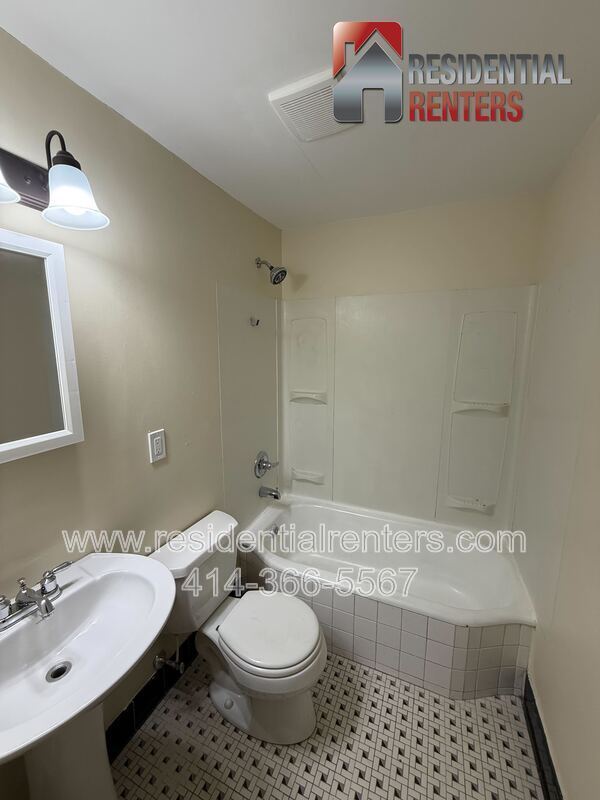 Building Photo - 2240 S 82nd St