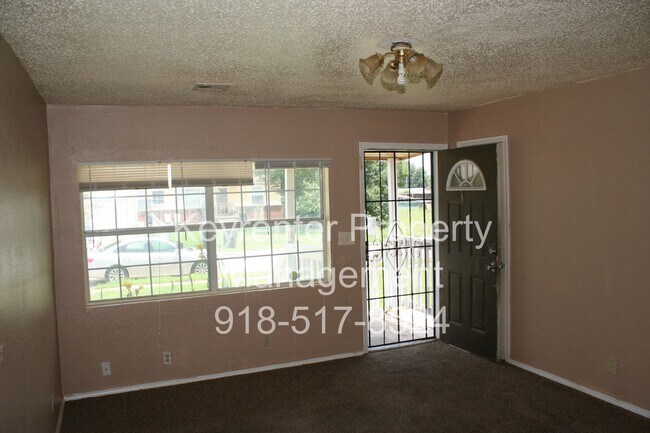 Building Photo - Coming Soon! 3 BED 1 BATH! Schedule a tour today!