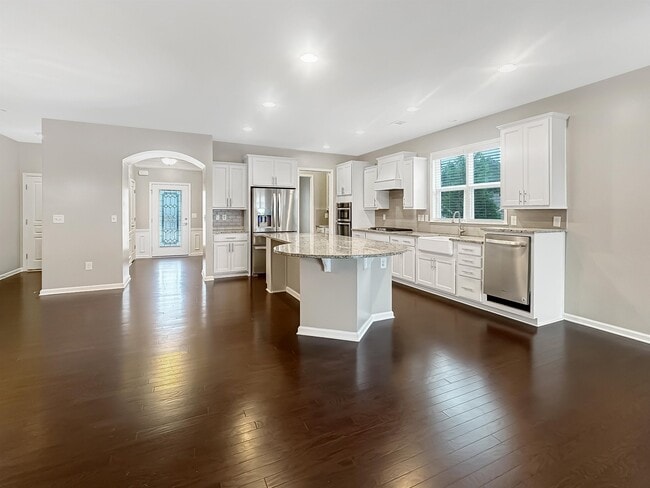 Building Photo - 813 Firefly Ct
