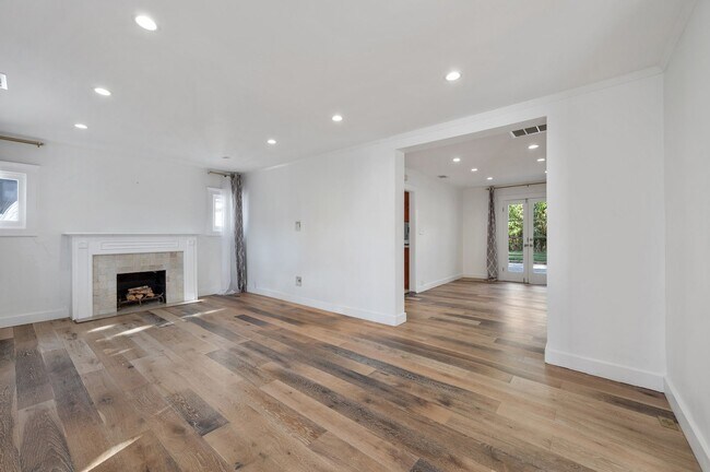 Foto del edificio - 7715 Lexington Ave