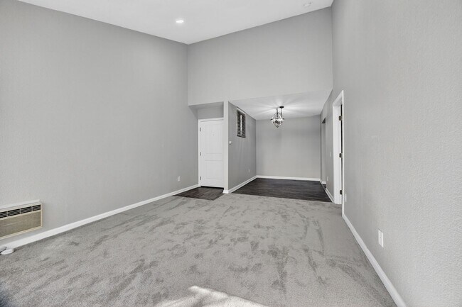 Foto del edificio - Upgraded 1 Bedroom Unit with Spacious Bedroom!