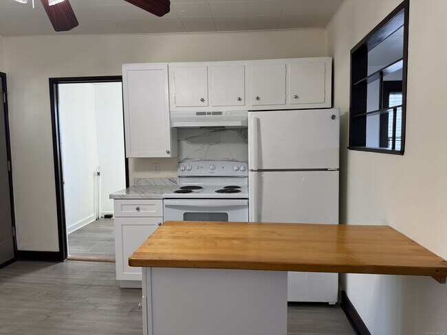 Foto del edificio - 15 Freestone Ave