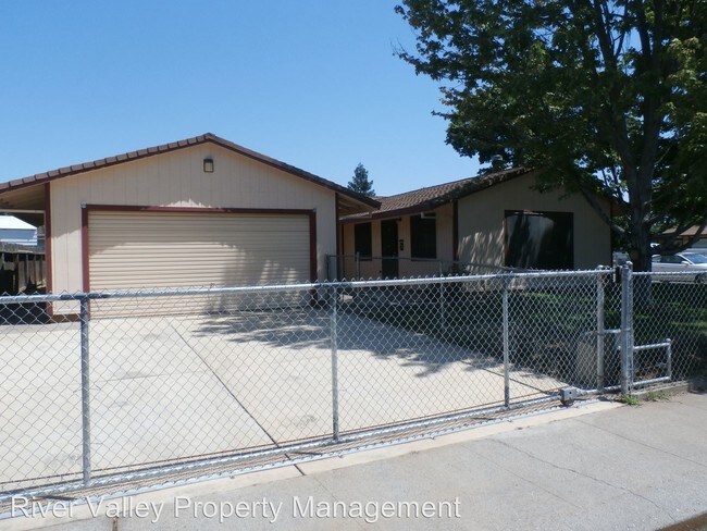 Building Photo - 631 Quebec Way