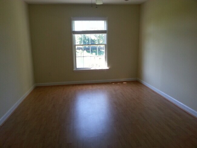 Building Photo - Two Bedroom Condo with Lake View at Quail ...