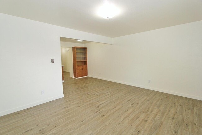 Building Photo - 1407 Ellis Ave
