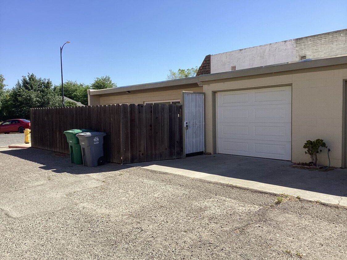 Foto principal - Very Nice One Bedroom Home Now Available I...