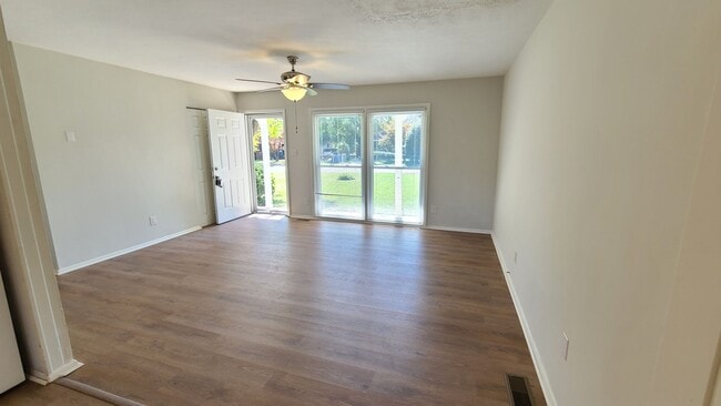 Building Photo - Cute home for rent