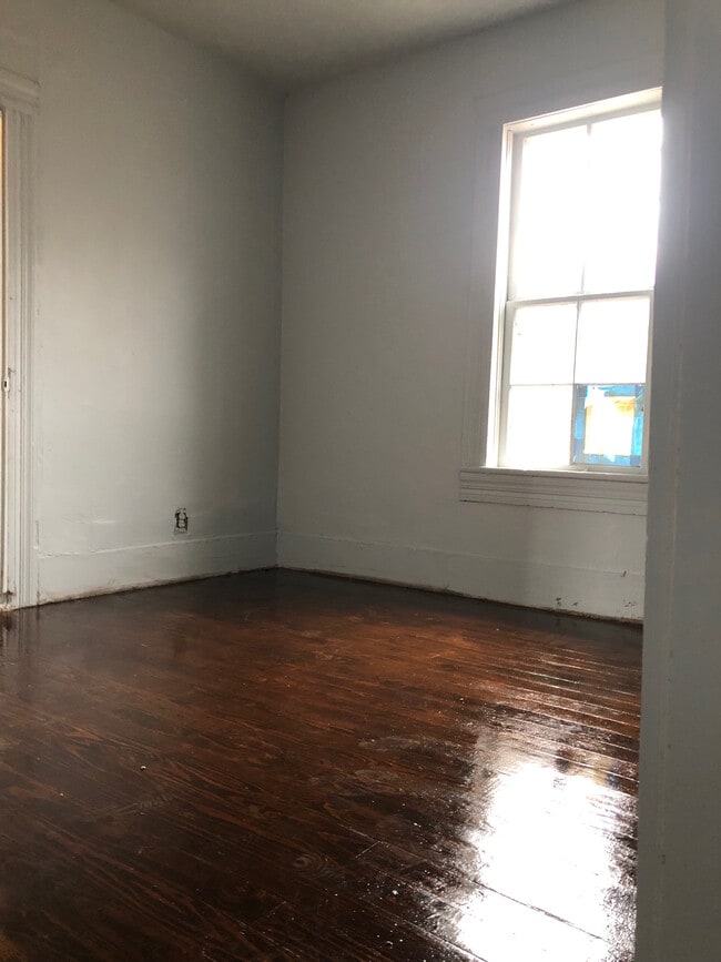 Foto del edificio - 220 Drew Ave