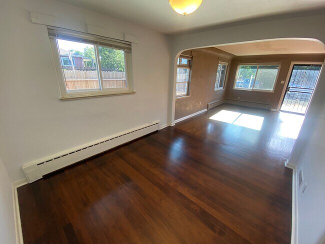 Building Photo - Prime Location, Great Lifestyle!