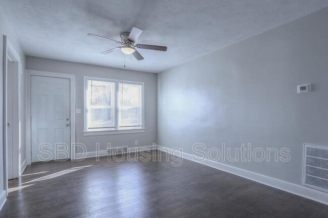 Foto del edificio - 1502 N Main St