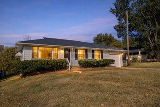 Building Photo - 1009 Bliss Dr
