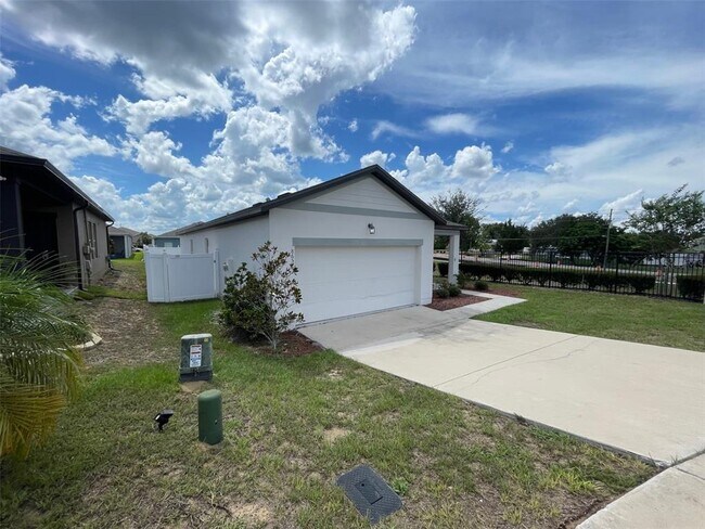 Foto del edificio - 865 Orchid Grove Blvd
