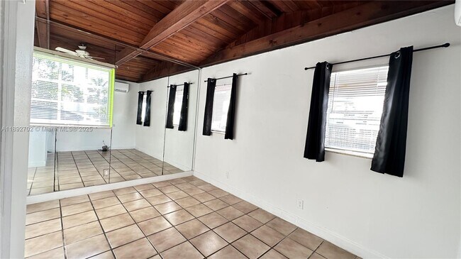 Building Photo - 2410 Roosevelt St