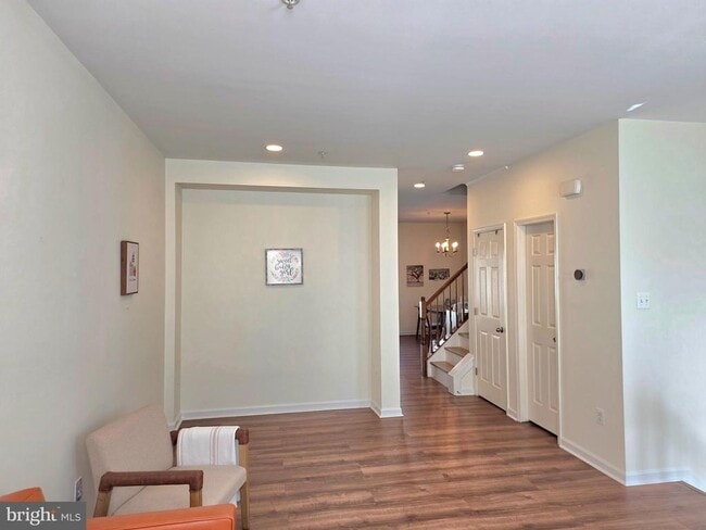 Building Photo - 8245 Macintosh Ct