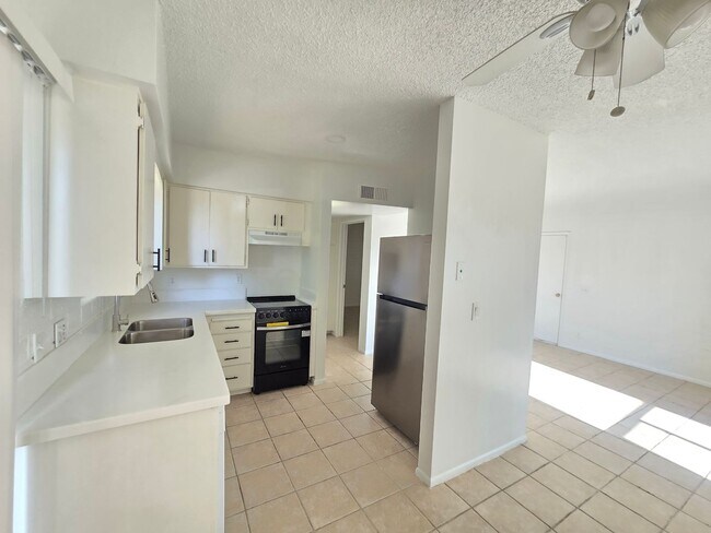 Foto del edificio - Great Location! 1 Bed 1 Bath Mesa Apartment