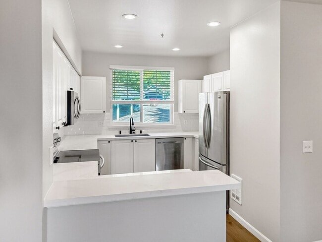 Building Photo - Affordable Bothell Condo