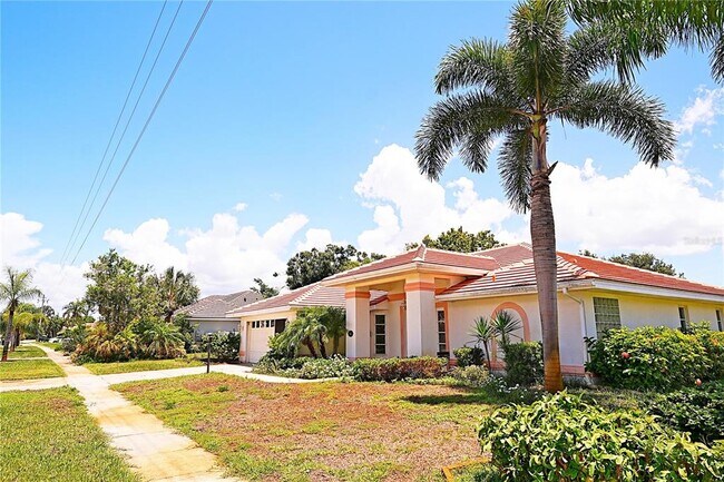 Foto del edificio - 347 Gladstone Blvd