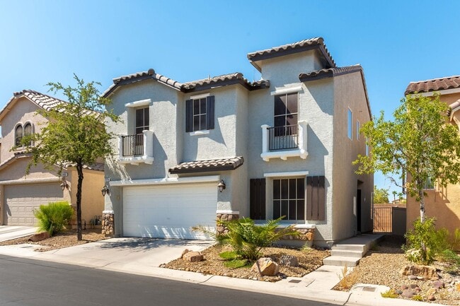 Building Photo - Charming 3BR/2.5BA with High Ceilings, Sta...