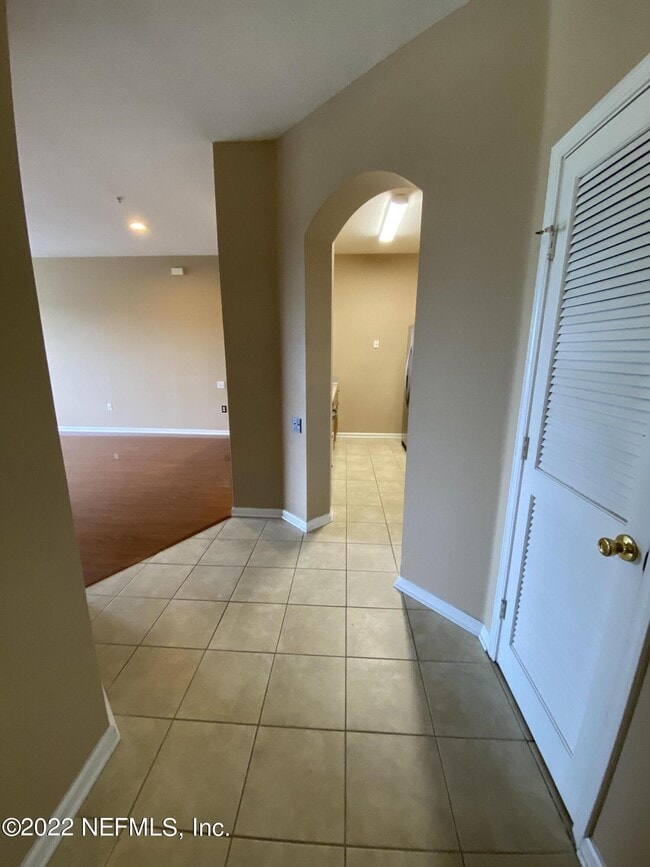 Building Photo - 7990 Baymeadows Rd