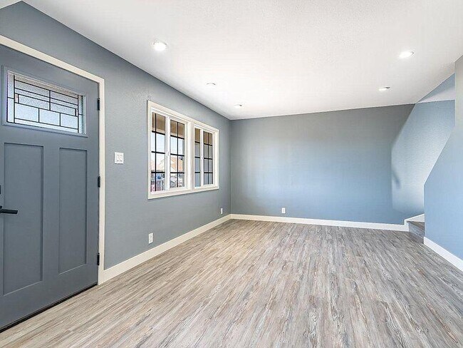 Foto del edificio - 44202 Heaton Ave