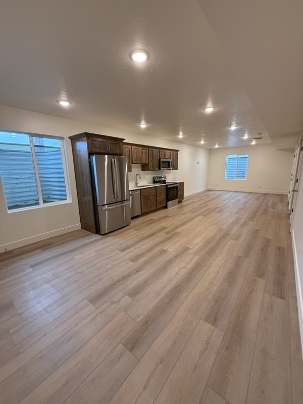 Building Photo - 245 N Center St