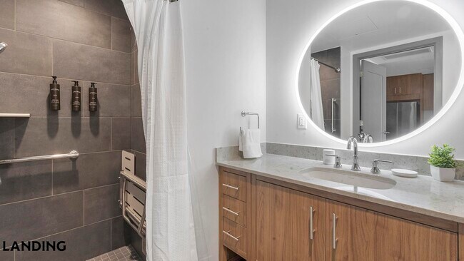 Foto del edificio - 350 Maple Dr SW