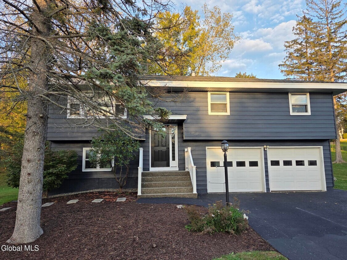 Foto principal - 3 Mohawk View Rd