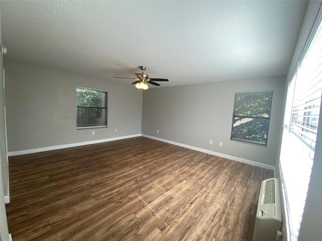 Foto del edificio - 701 W Sycamore St