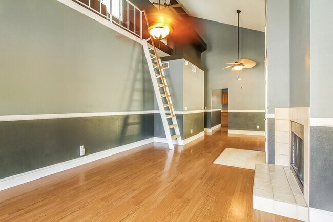 Foto del edificio - 2033 N Sunset Dr