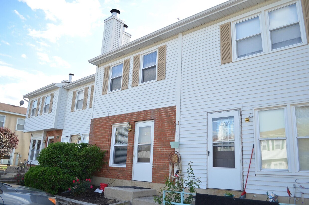 Primary Photo - 1271 Marywood Ave