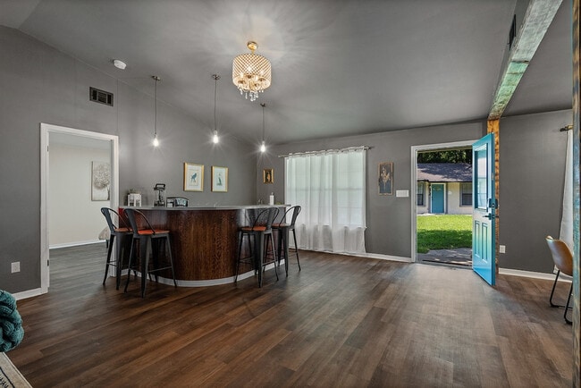 Foto del edificio - 2001 N 61st Ave