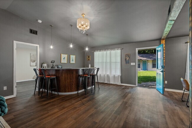 Building Photo - 2001 N 61st Ave