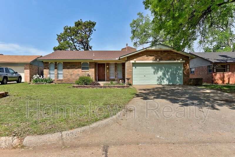 Primary Photo - 3329 N Peebly Dr