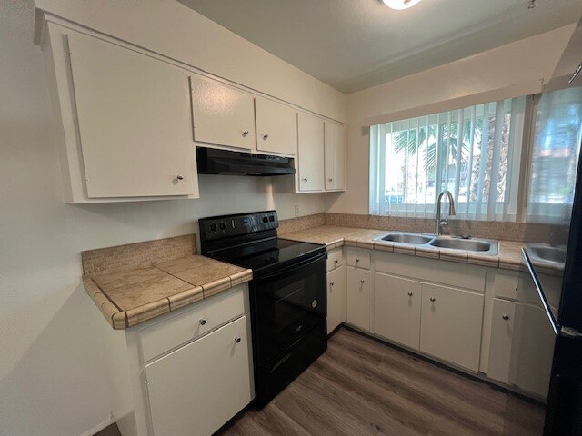 Foto del edificio - 51099 Eisenhower Dr