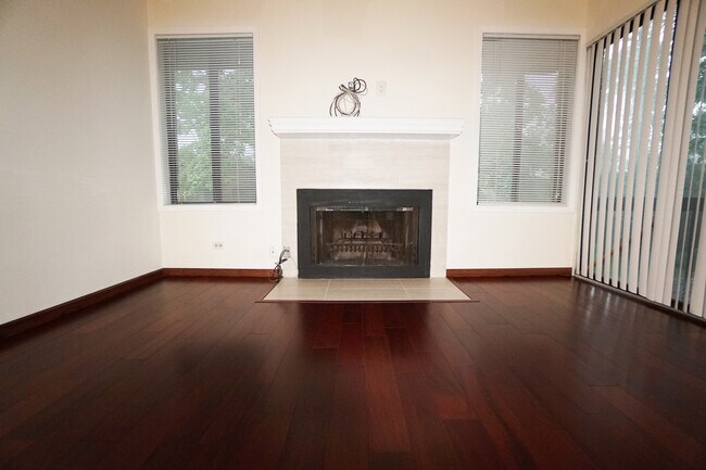 Building Photo - 6237 Trinity Dr