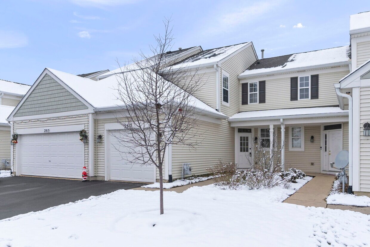 2817 Gypsum Cir, Naperville, IL 60564 Condo for Rent in Naperville
