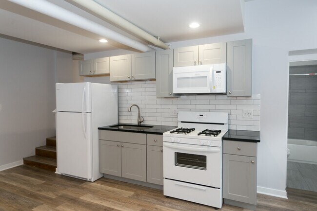 Foto del edificio - 4828 W Addison St