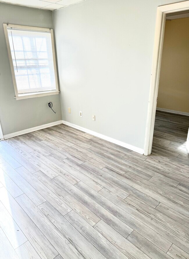 Foto del edificio - 100 Carter Dr