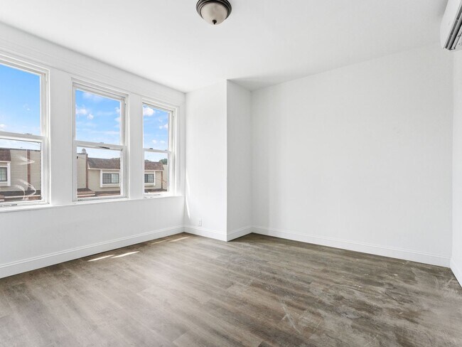 Foto del edificio - 6217 Pine St