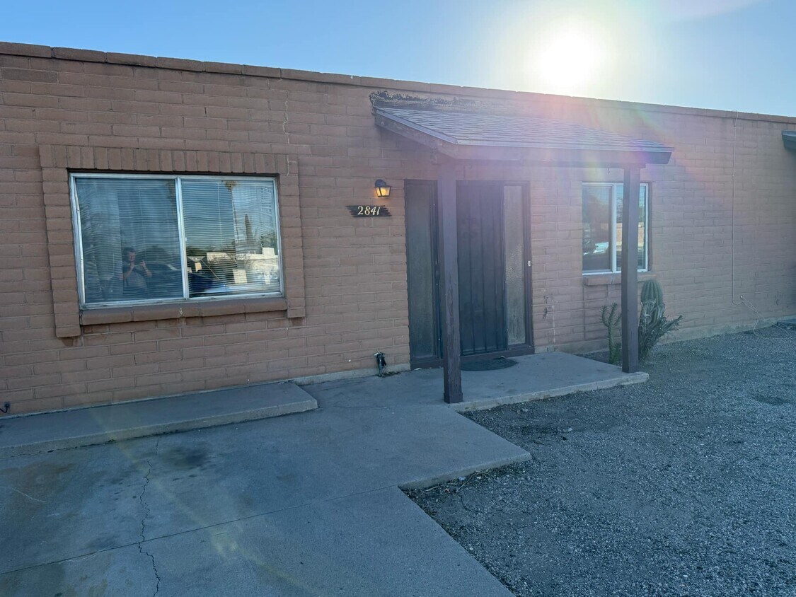 Primary Photo - 2841 S Kolb Rd