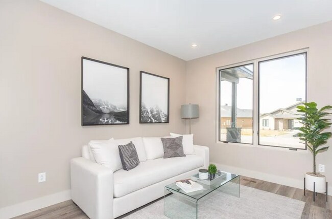 Foto del edificio - 1 bedroom condo, located steps from all of Black Bull's incredible amenities