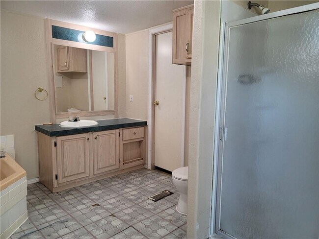 Building Photo - 126 Whispering Pines Dr