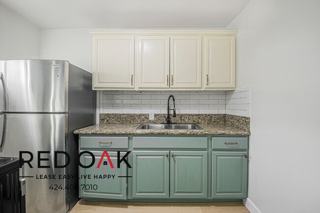 Foto del edificio - 2666 Ellendale Pl