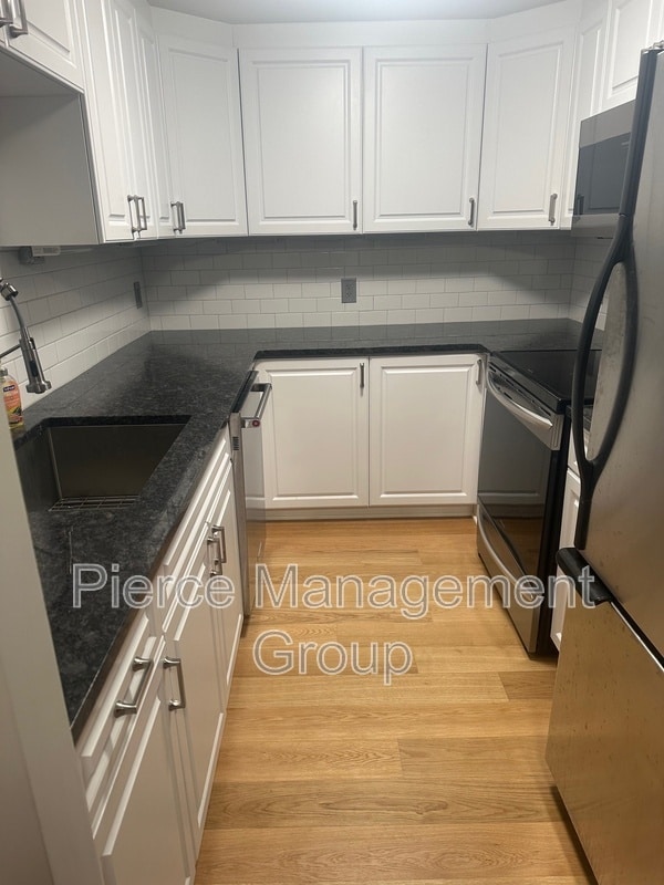 Building Photo - 55 River Rd