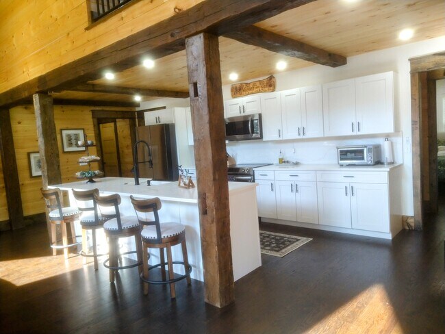 Foto del edificio - 63 Redwood Ln