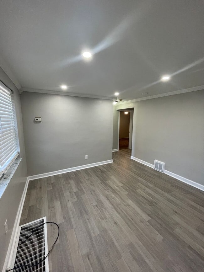 Building Photo - 139 Rodilin Dr