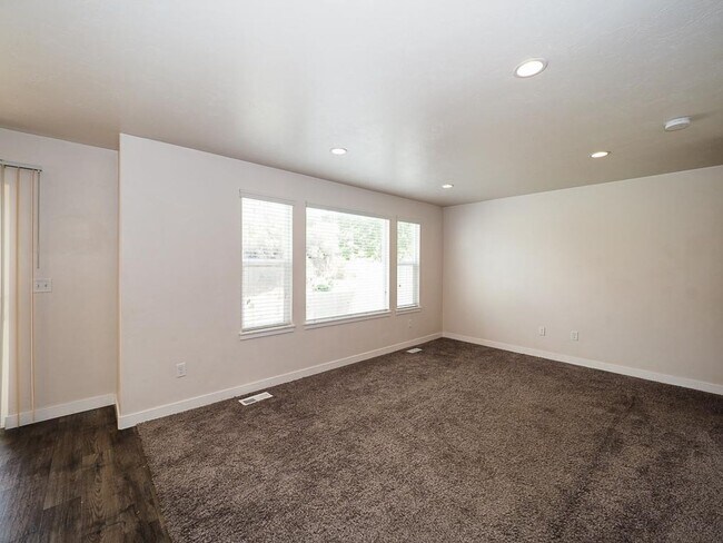 Foto del edificio - Draper Hillside Townhome