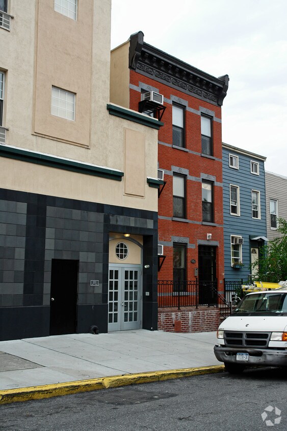 Foto del edificio - 248 14th St